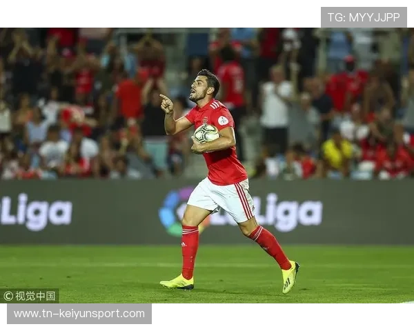 本菲卡拉法高速插上连续顶级触球后扫射破门：攻防之间的极致美学